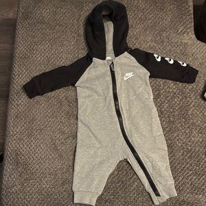 Nike Kids Gray and Black Hooded Footie